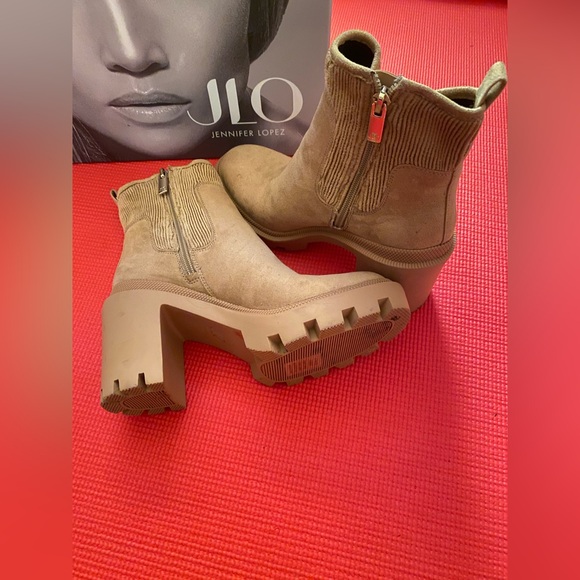 Jennifer Lopez Ankle Heeled Boots - Picture 15 of 16